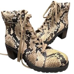 Vince Camuto Gaviana Boots Womens 7  Leather Snake Print Lace Up Modern Lug Sole
